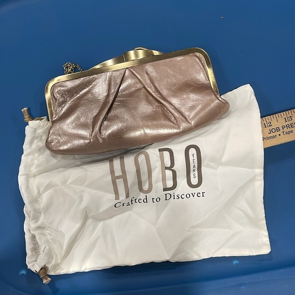 Hobo HALEY NWT Beautiful clutch   rose gold tone measurement are in photos. - Picture 3 of 7